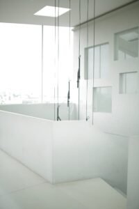 Editing Minimalis: Seni Menghilangkan, Menciptakan Kejelasan