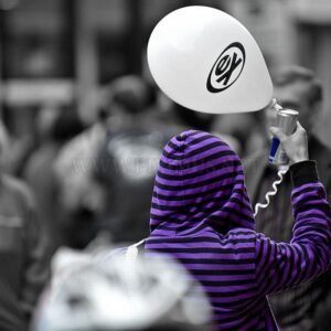 Memainkan Emosi dengan Selective Color: Teknik Fotografi yang Memukau dari Littlefreelenser.com